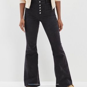 American Eagle corduroy flare jeans in black!